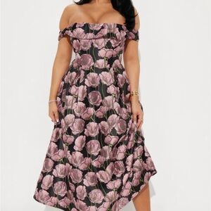 Fashion Nova Beautiful Bloom Jacquard Midi Dress - Black/Pink  Small